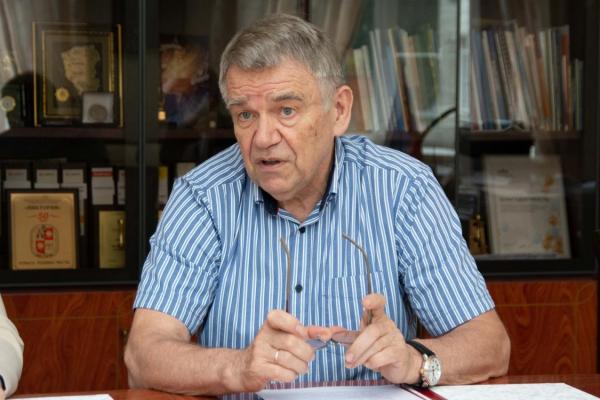 Председатель СО РАН академик Валентин Пармон оценивает итоги конкурса "стомиллионников"