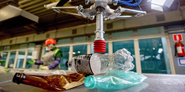 Автоматическую линию сортировки мусора разработали ученые новосибирского Академгородка
