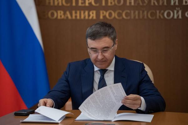 НГУ и еще восемь вузов и НИИ объединили усилия для развития российской нейтринной программы
