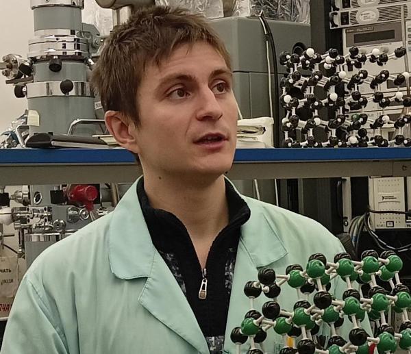 Сибирские физики научились управлять свойствами поверхности кремния