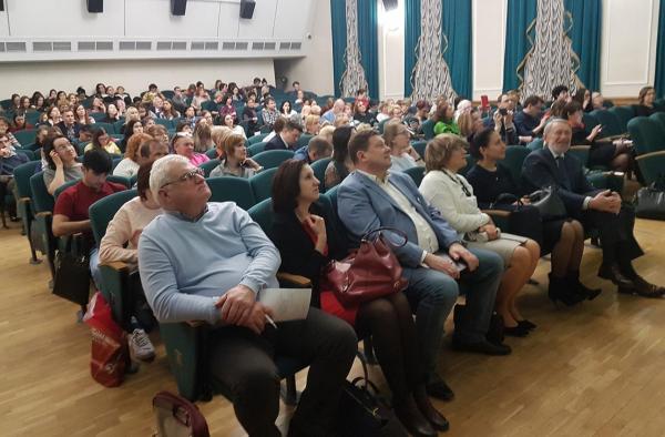 В Новосибирске обсудили актуальные проблемы лечения внутренних болезней
