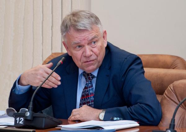 Премия вручена за прорывную разработку новых катализаторов в области нефтепереработки и возобновляемых источников энергии, внесших принципиальный вклад в развитие энергетики будущего