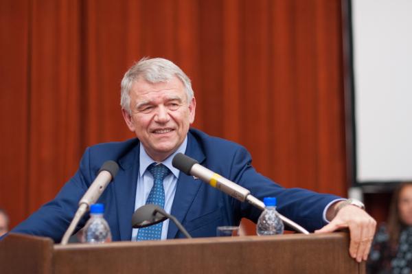 По результатам подсчета бюллетеней он набрал 78 голосов из 151