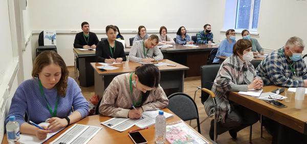 В ИЦиГ заработала школа по биотехнологиям