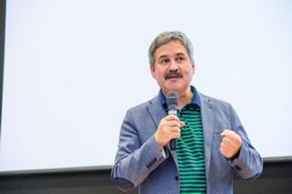 Предлагаем вам интервью Дмитрия Верховода как полемику с мнением академика Александра Асеева