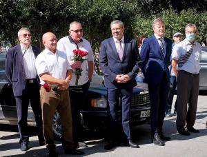 На церемонии открытия собрались близкие люди, семья, коллеги и единомышленники Юрия Ивановича Бородина