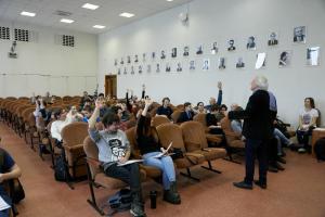 После юных &quot;лаборантов&quot; настал черед проверить свои знания об окружающем мире для взрослых участников