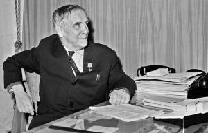 Академик Петр Капица потратил немало времени на изучение феномена шаровой молнии