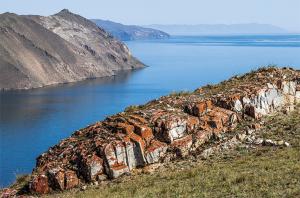 «Крепостные стены» Усть-Анги. Фото В. Короткоручко