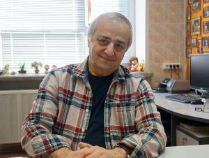 Руководитель лаборатории, д.б.н., профессор Сурен Закиян