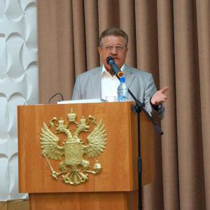  Валерий Эдвабник предложил выделять гранты на модернизацию прежде всего небольшим предприятиям, внедряющим инновационные технологии