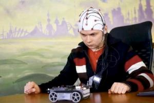 Умная среда должна подстраиваться под потребности человека без его напоминания, т.е. должна управляться его мыслями, эмоциями, состоянием