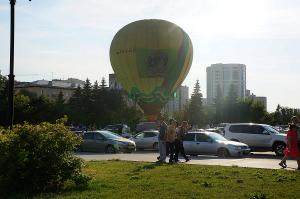 Нашлось место и настоящему воздушному шару