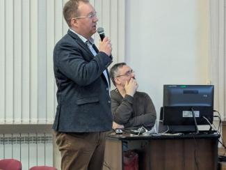 Новогодний семинар в Институте физики полупроводников подвел научные итоги года