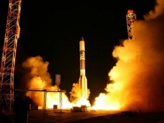 Ученые ТГУ и ИФПМ СО РАН планируют создать до конца текущего года материал, способный выдерживать температуру до трех тысяч градусов по Цельсию; разработка может быть использована в космической отрасли и производстве авиадвигателей