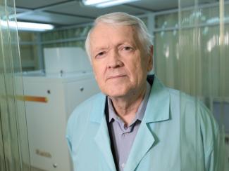 Вице-премьер Чернышенко поручил разобраться с решением лишить жилья известного ученого Вице-премьер Чернышенко поручил разобраться с решением лишить жилья известного ученого