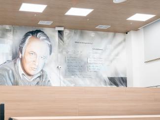 В НГУ открыли аудиторию имени Владимира Захарова В НГУ открыли аудиторию имени Владимира Захарова