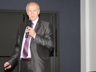 С идеей его создания на форуме "Городские технологии" выступил  директор Института теплофизики им. С.С. Кутателадзе СО РАН  Сергей  Алексеенко